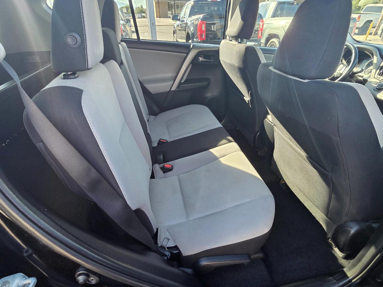 Toyota RAV4 AWD 4dr XLE (Natl) 2016