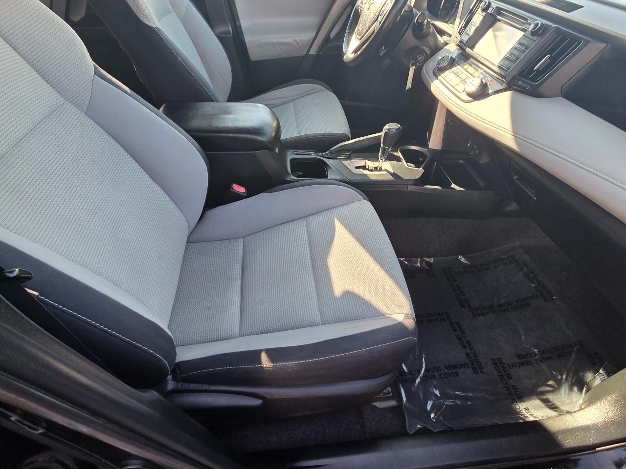 Toyota RAV4 AWD 4dr XLE (Natl) 2016