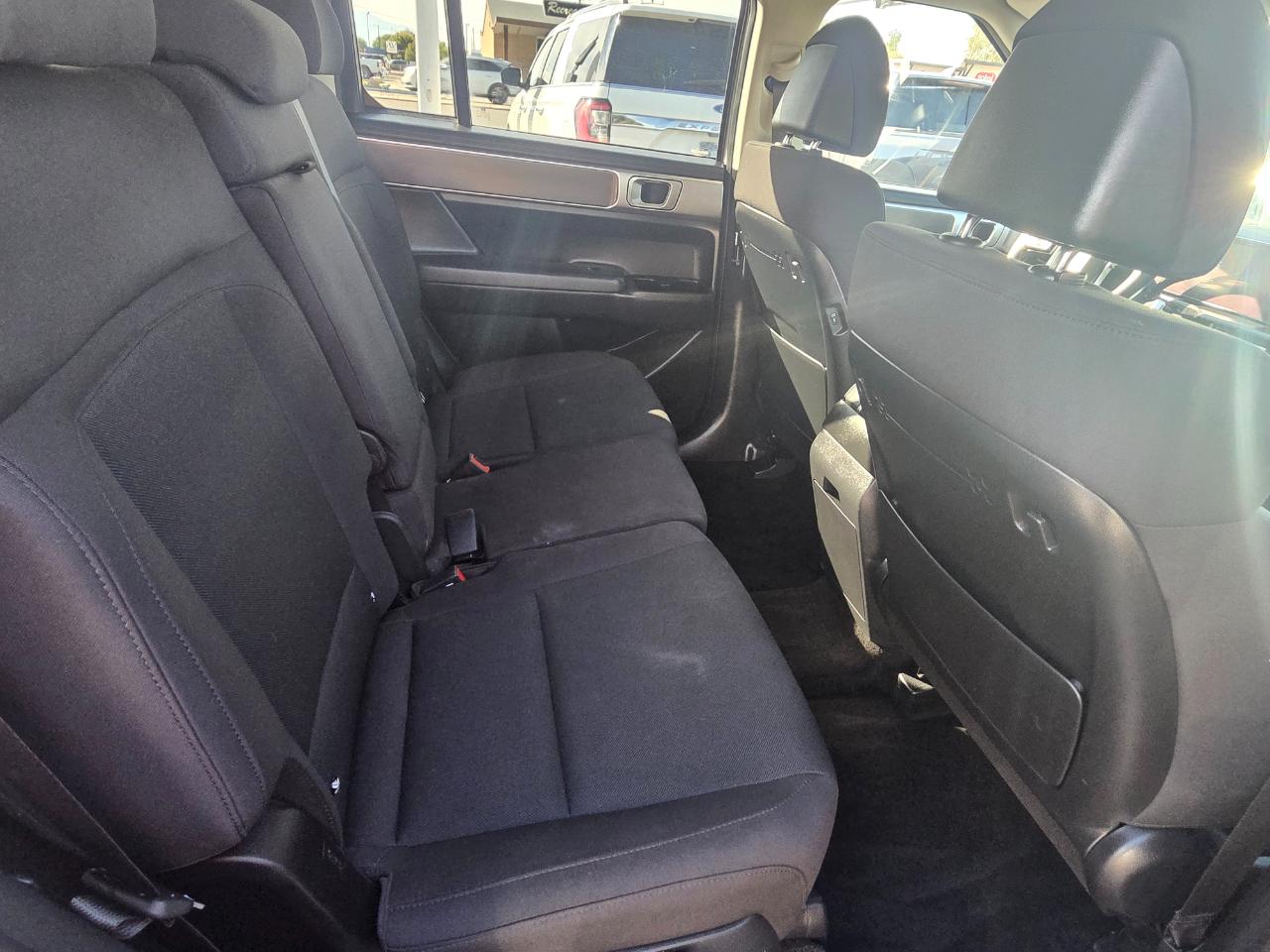 Hyundai Santa Fe SE FWD 2025