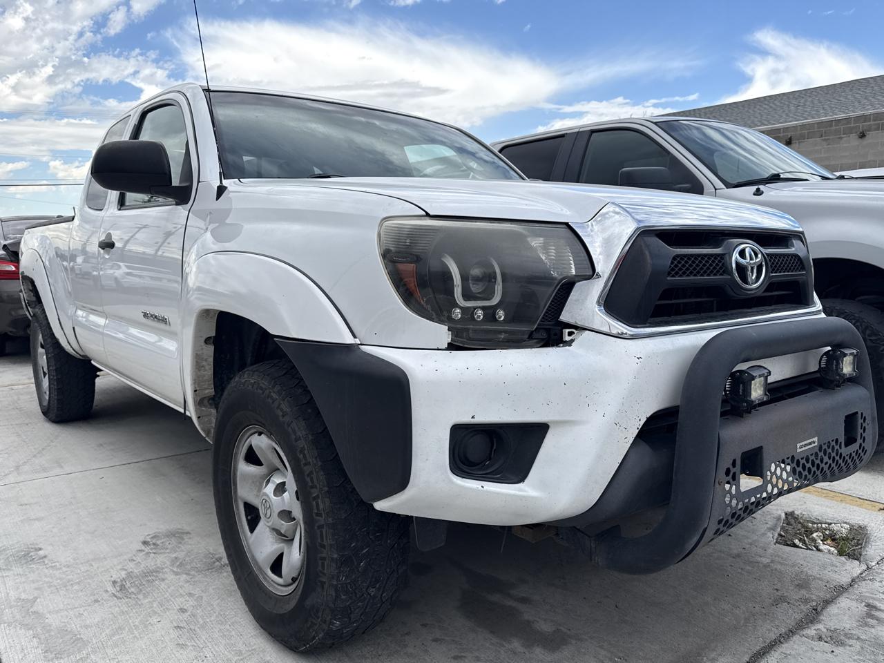 Toyota Tacoma 4WD SR Double Cab 5' Bed MT (Natl) 2013