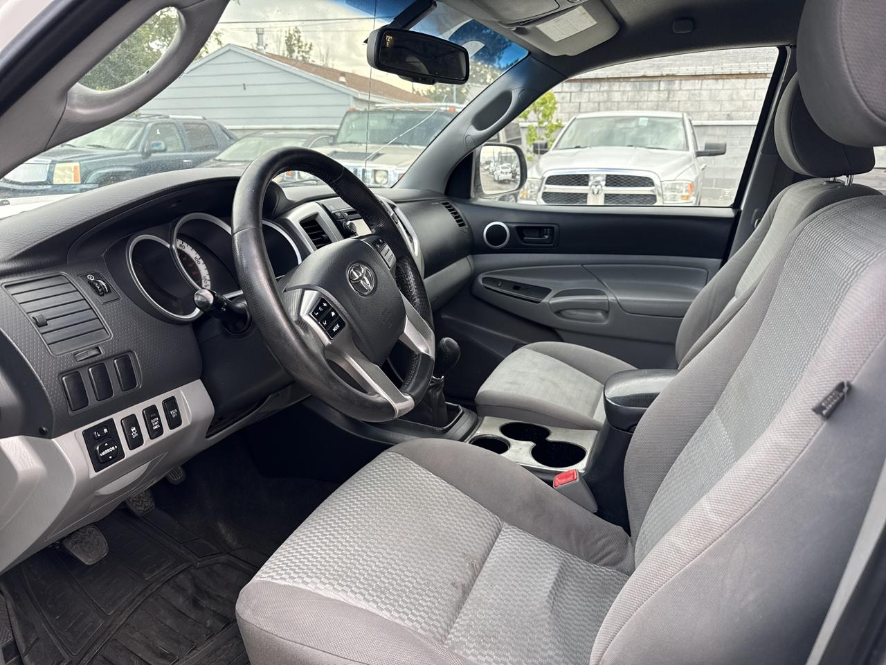 Toyota Tacoma 4WD SR Double Cab 5' Bed MT (Natl) 2013