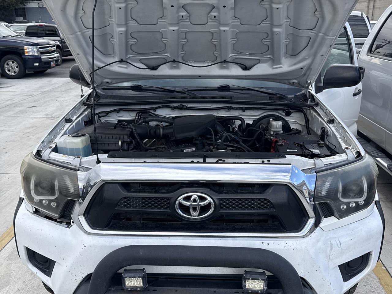 Toyota Tacoma 4WD SR Double Cab 5' Bed MT (Natl) 2013