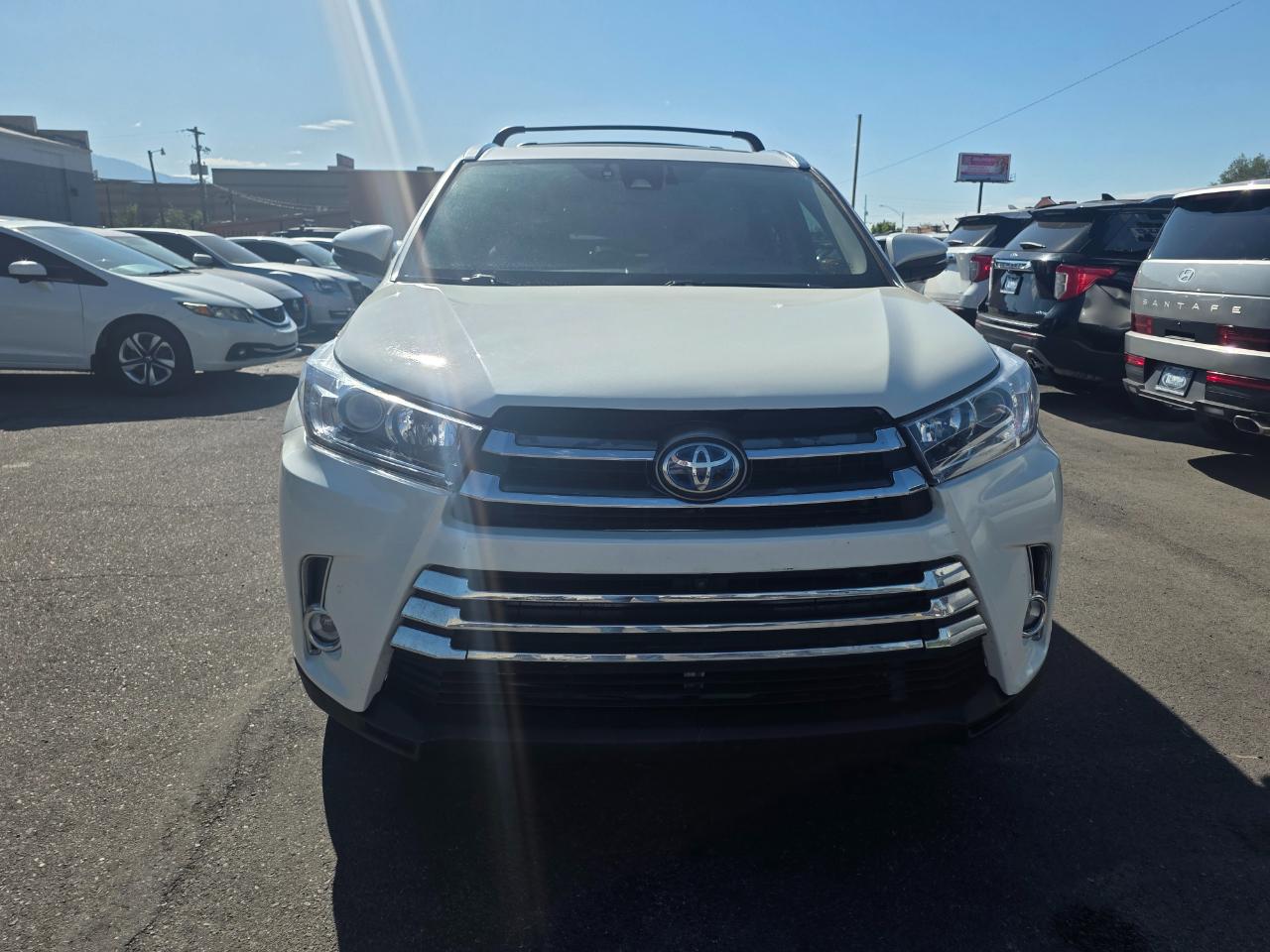 Toyota Highlander Hybrid Limited V6 AWD (Natl) 2019
