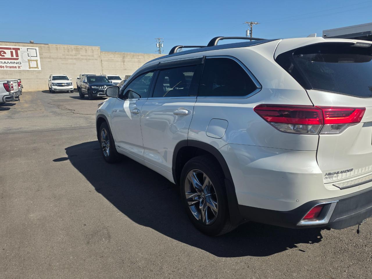 Toyota Highlander Hybrid Limited V6 AWD (Natl) 2019