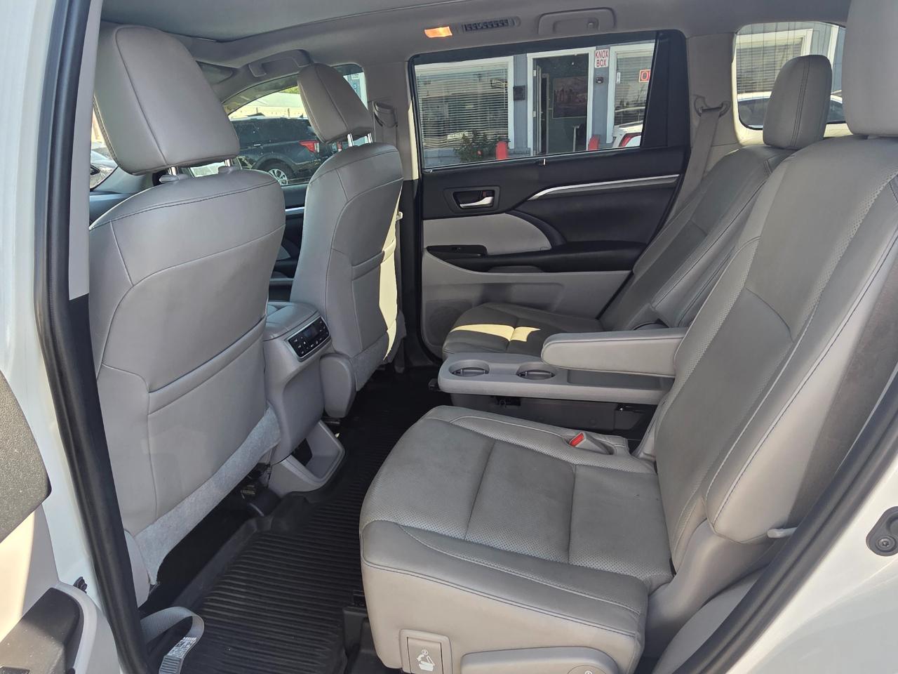 Toyota Highlander Hybrid Limited V6 AWD (Natl) 2019