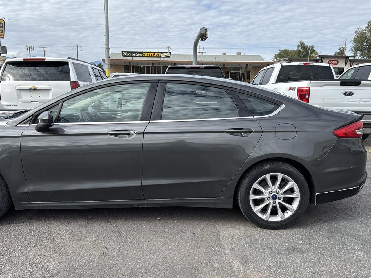 Ford Fusion SE FWD 2017