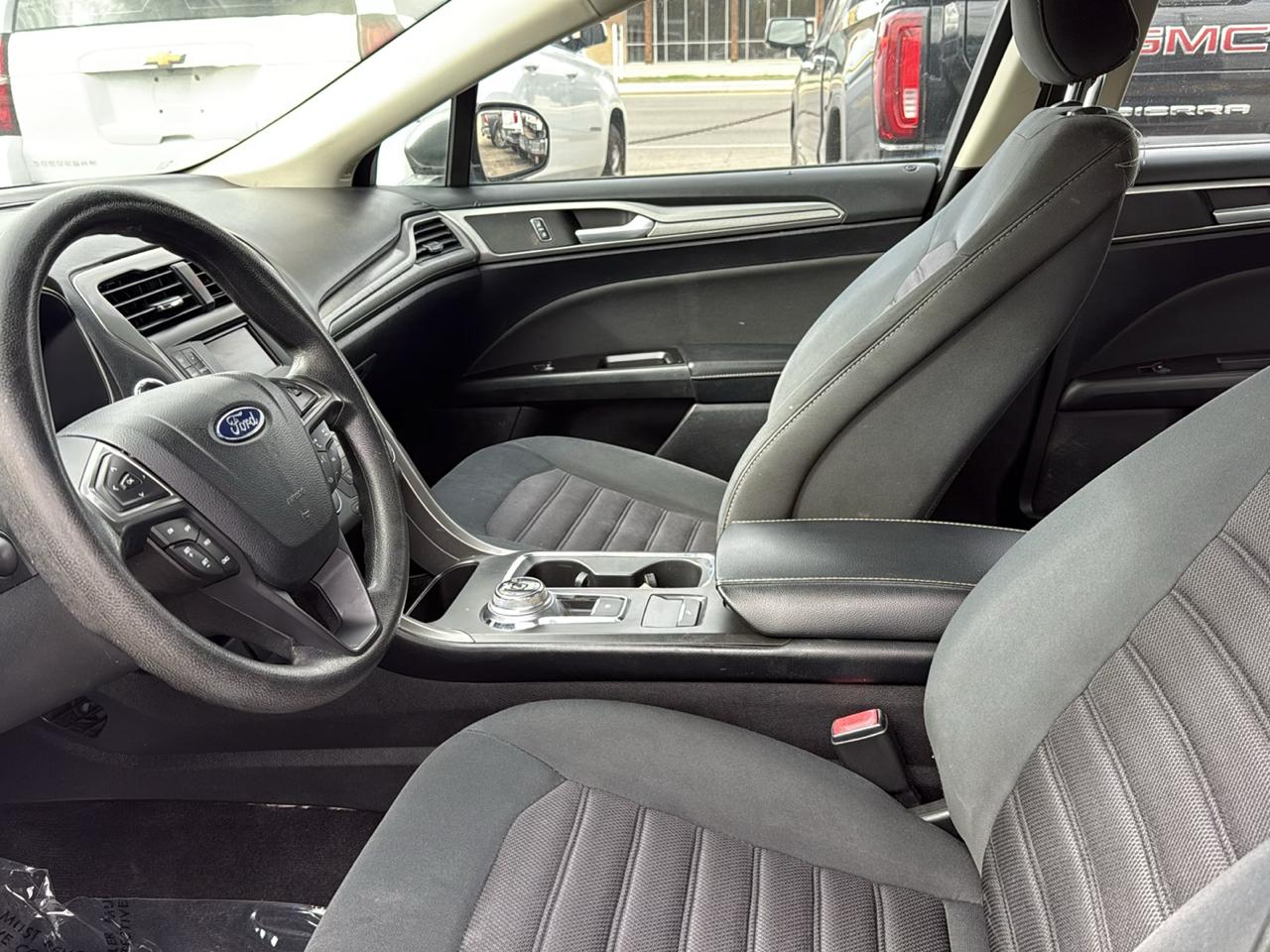 Ford Fusion SE FWD 2017