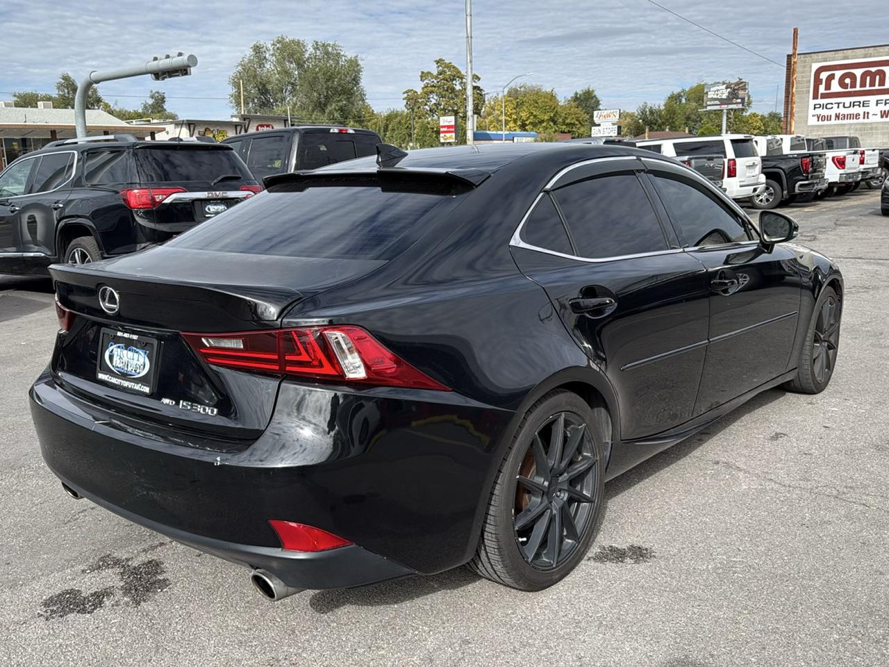 Lexus IS 300 4dr Sdn AWD 2016