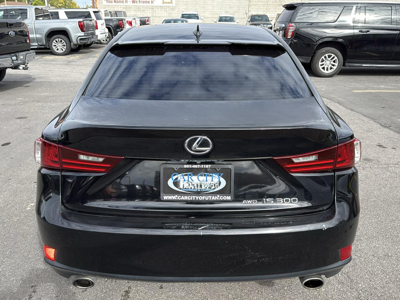 Lexus IS 300 4dr Sdn AWD 2016