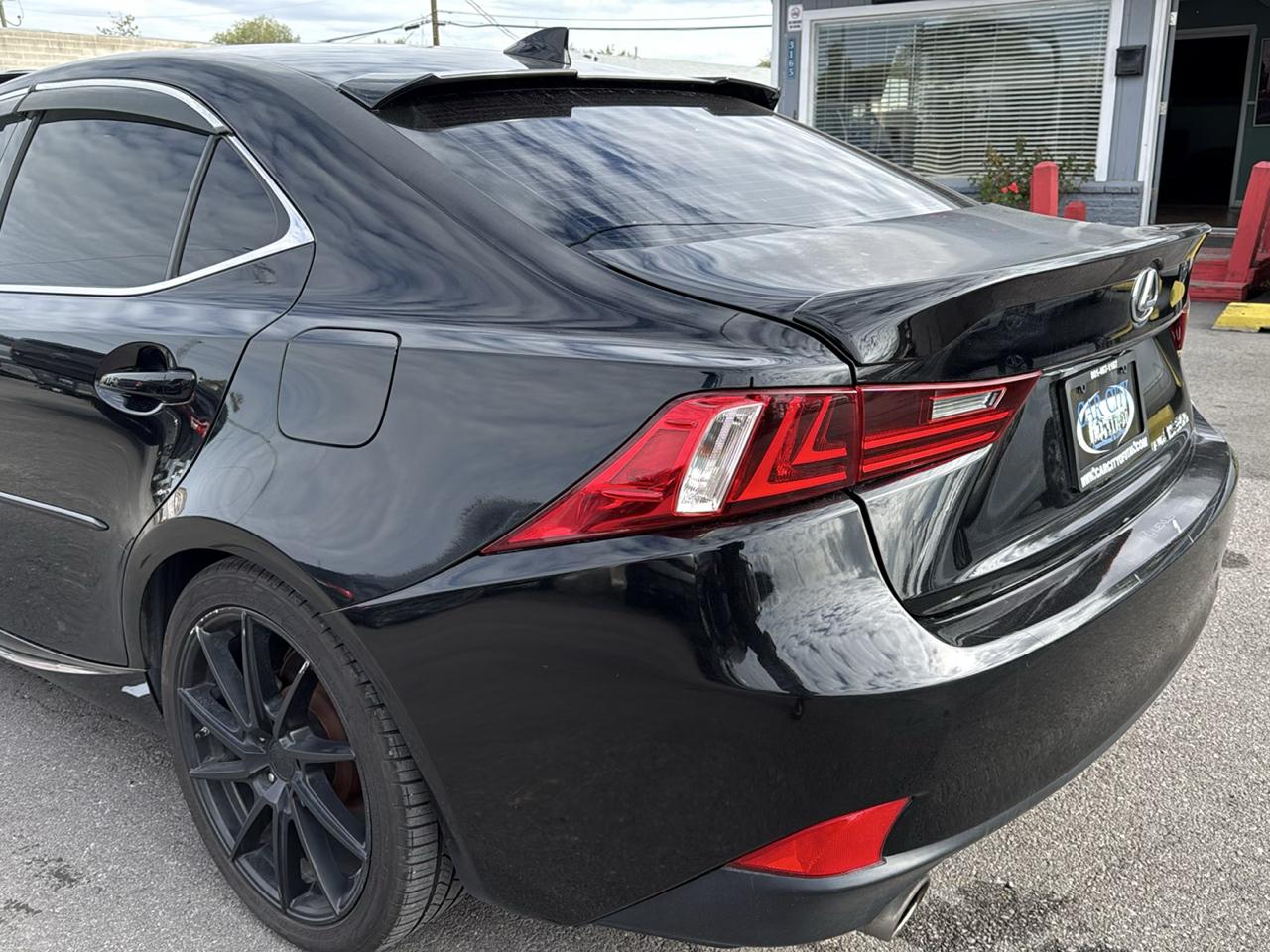 Lexus IS 300 4dr Sdn AWD 2016