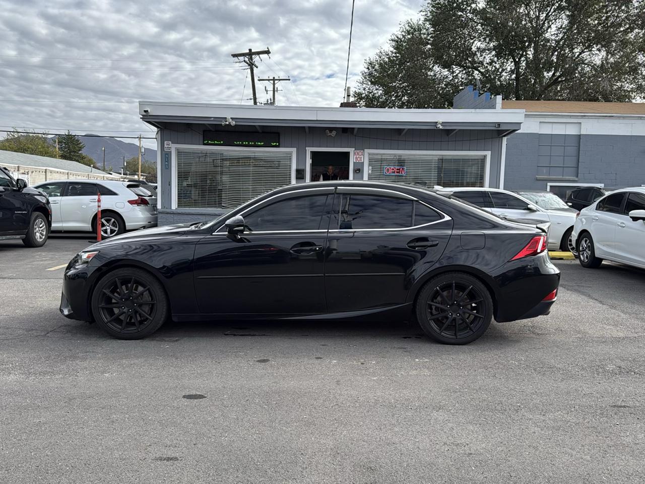 Lexus IS 300 4dr Sdn AWD 2016