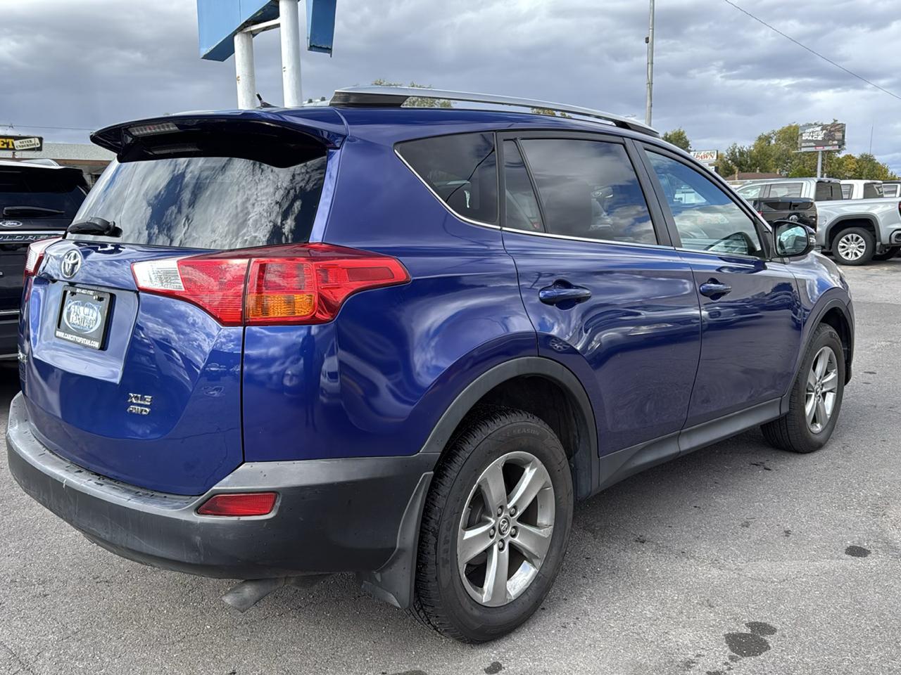 Toyota RAV4 AWD 4dr XLE (Natl) 2015