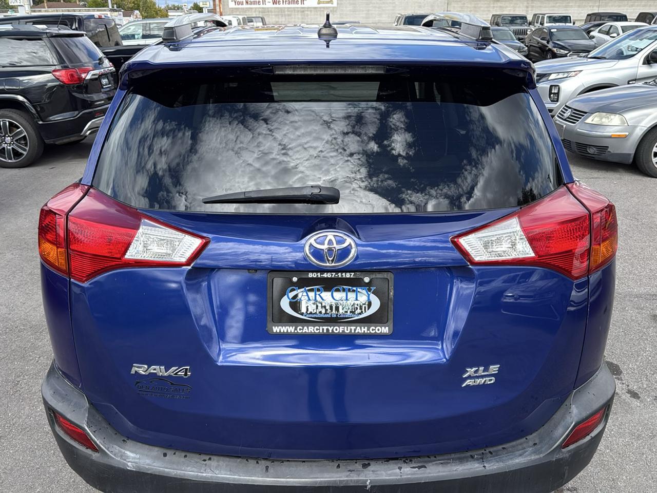 Toyota RAV4 AWD 4dr XLE (Natl) 2015