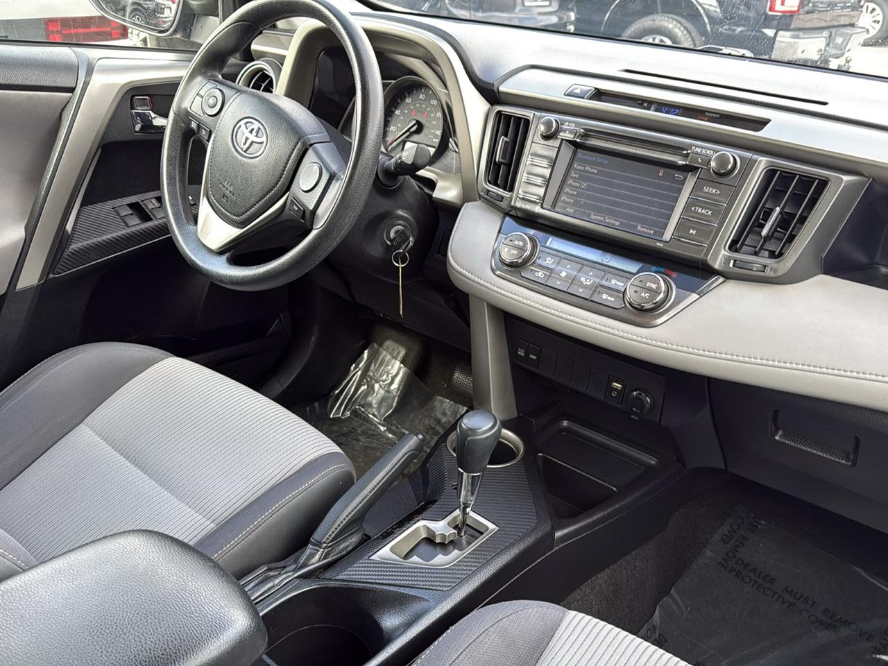 Toyota RAV4 AWD 4dr XLE (Natl) 2015