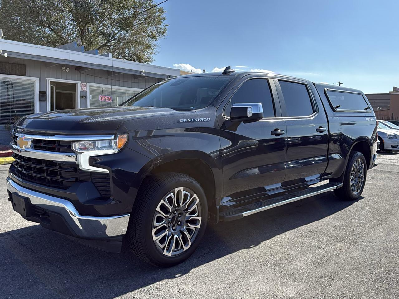 Chevrolet Silverado 1500 4WD Crew Cab 157" LT 2023