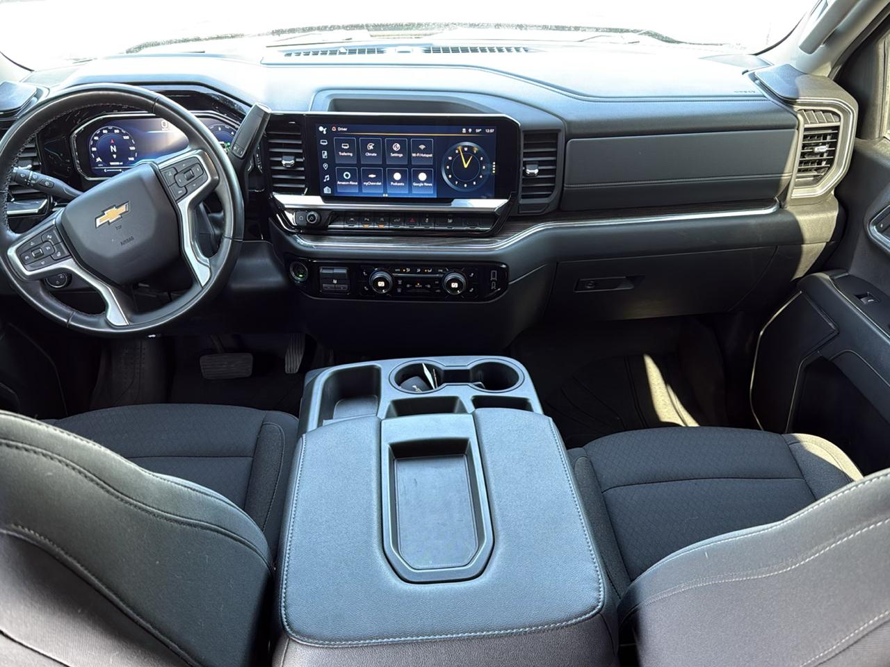 Chevrolet Silverado 1500 4WD Crew Cab 157" LT 2023