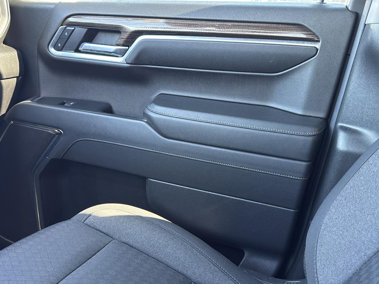 Chevrolet Silverado 1500 4WD Crew Cab 157" LT 2023