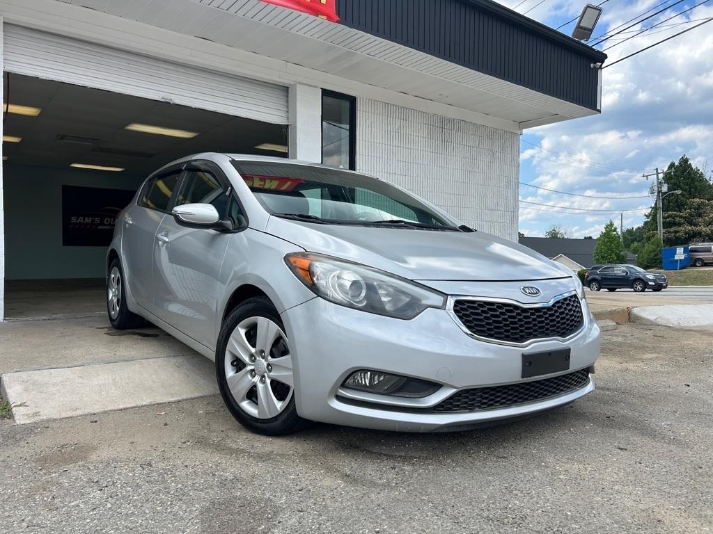 Kia Forte 5-Door LX 2016