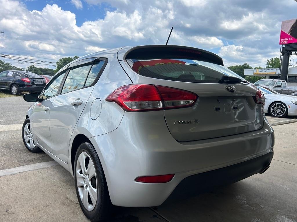 Kia Forte 5-Door LX 2016