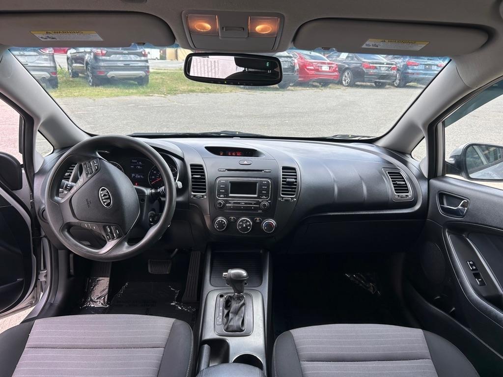 Kia Forte 5-Door LX 2016