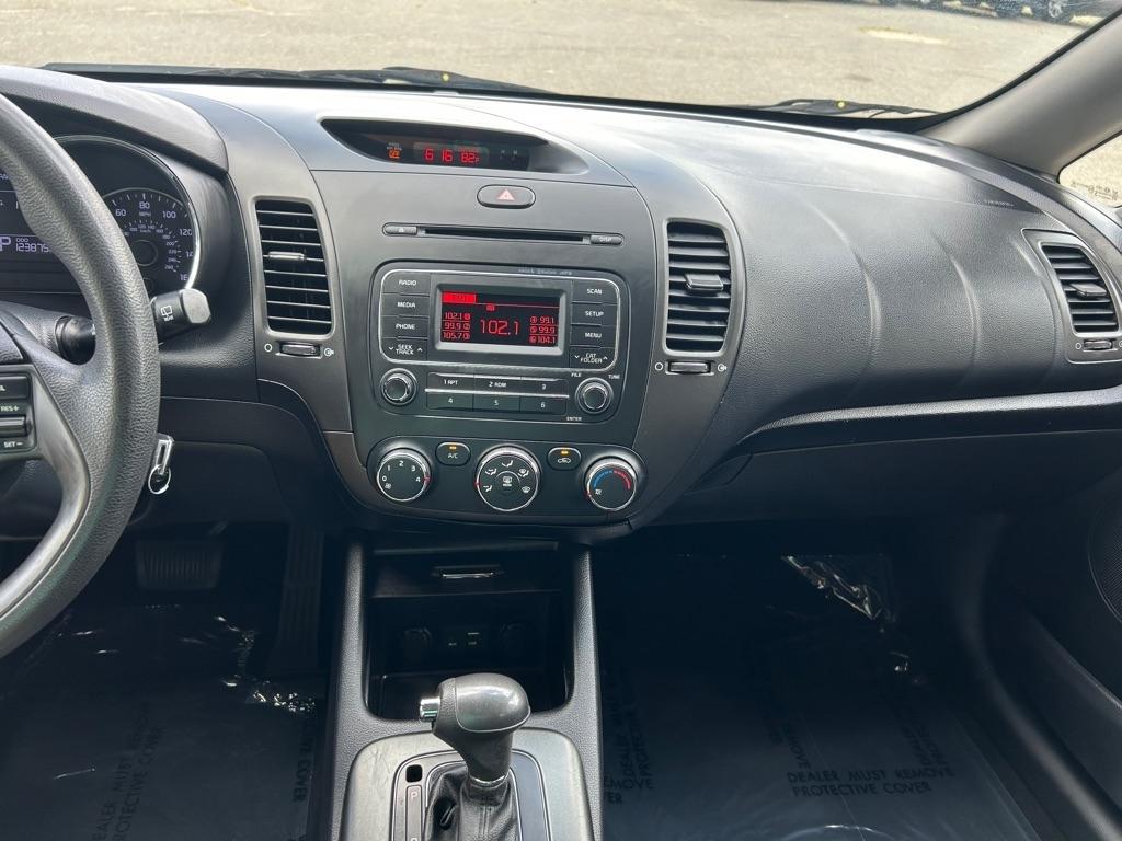 Kia Forte 5-Door LX 2016