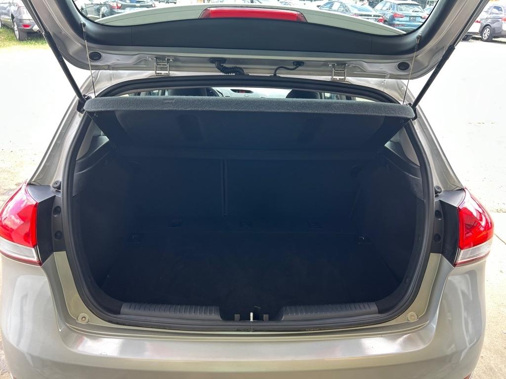 Kia Forte 5-Door LX 2016