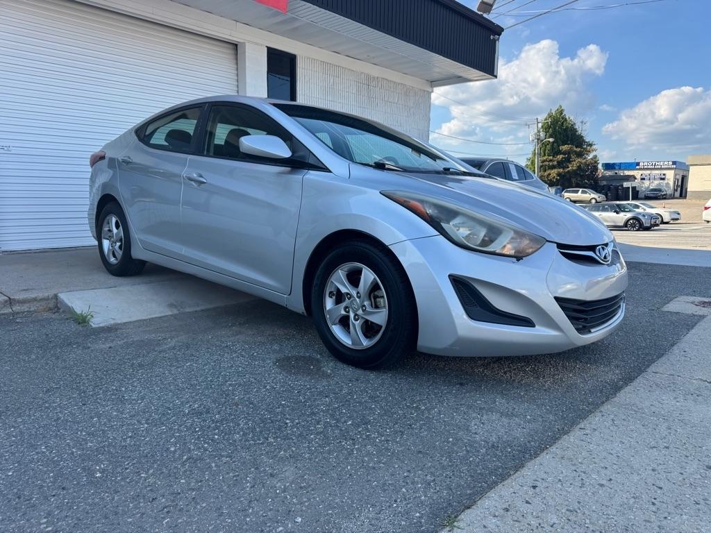 Hyundai Elantra SE 6AT 2015