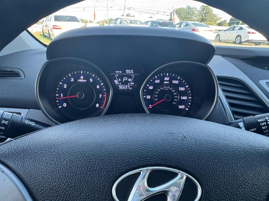 Hyundai Elantra SE 6AT 2015