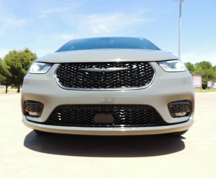 Chrysler Pacifica Limited 2025