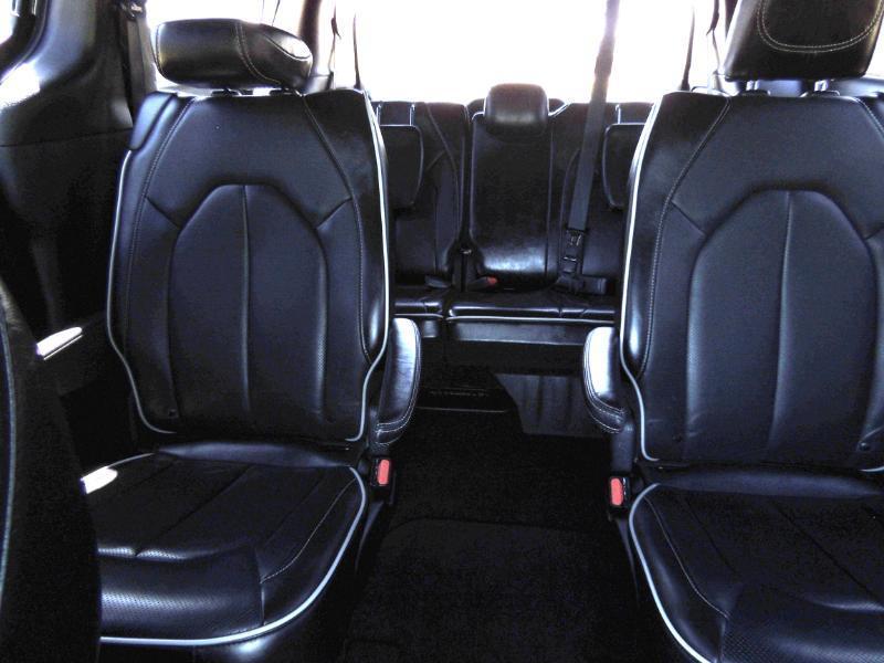Chrysler Pacifica Limited 2025