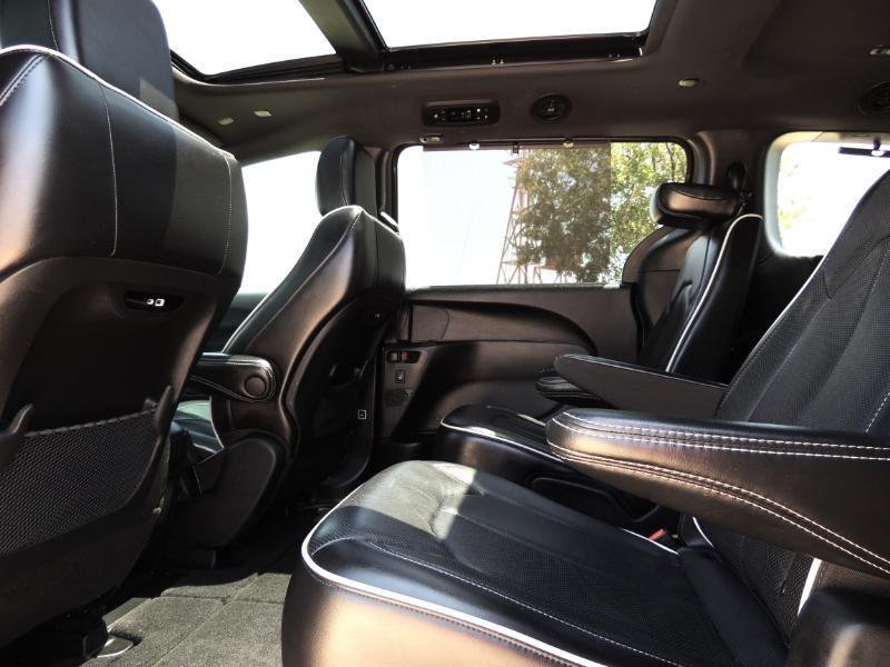 Chrysler Pacifica Limited 2025