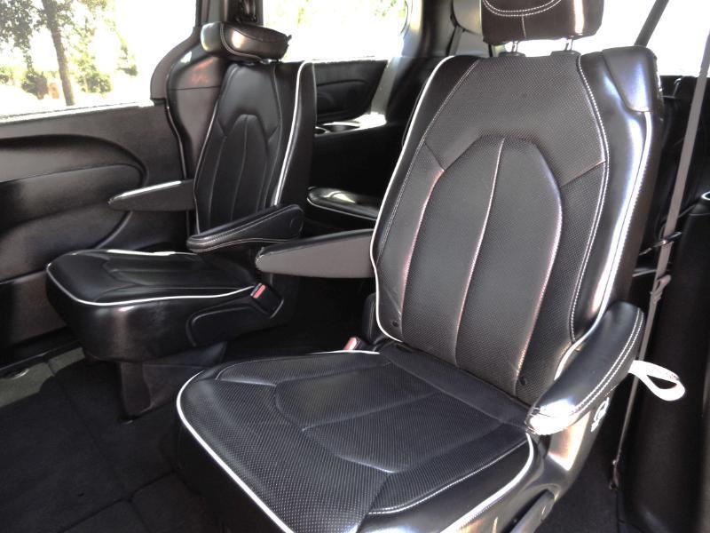 Chrysler Pacifica Limited 2025