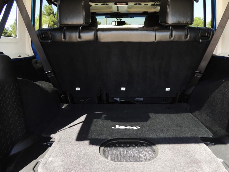 Jeep Wrangler Unlimited Sahara 4WD 2015