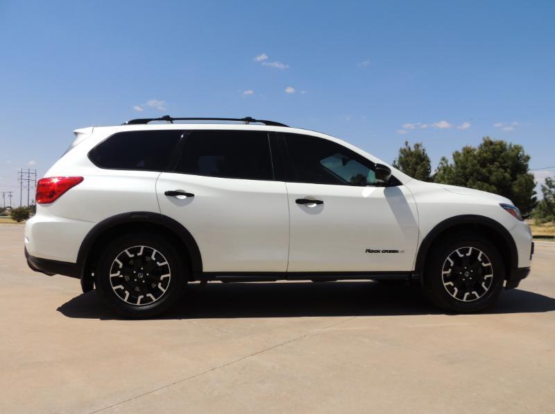 Nissan Pathfinder SV 4WD 2020