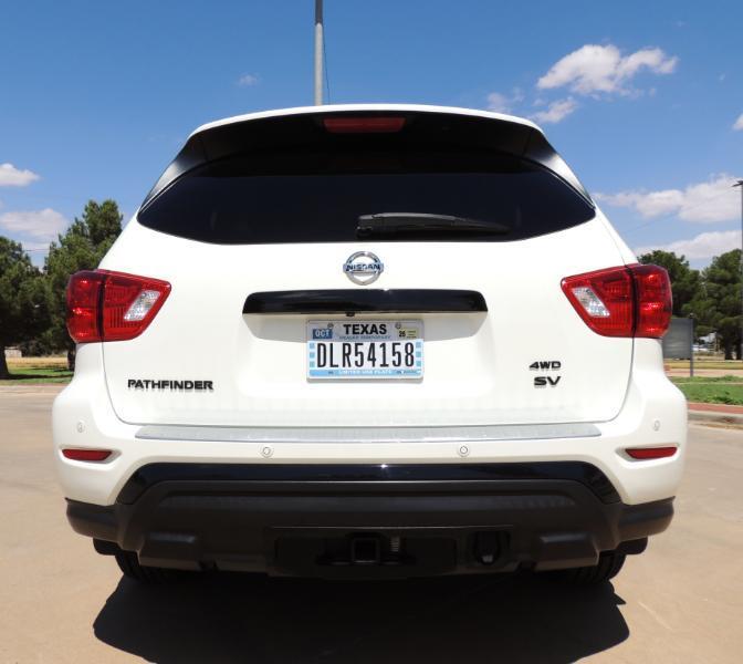 Nissan Pathfinder SV 4WD 2020
