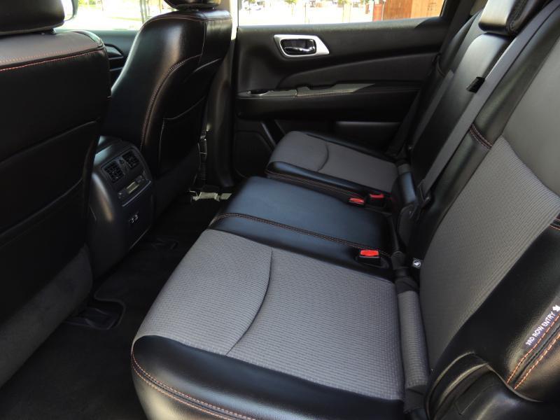 Nissan Pathfinder SV 4WD 2020