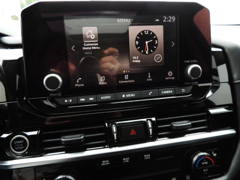 Nissan Pathfinder SV 2022