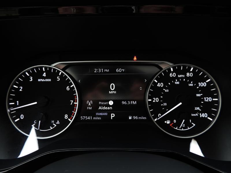 Nissan Pathfinder SV 2022