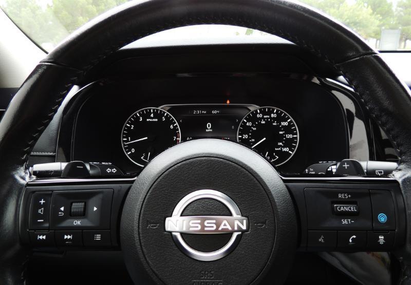 Nissan Pathfinder SV 2022