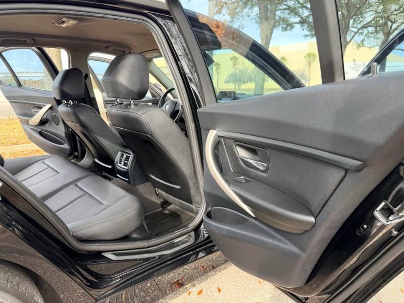 BMW 3-Series 320i 2015