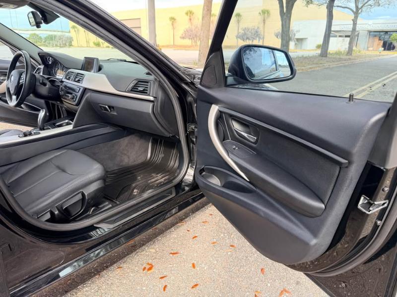 BMW 3-Series 320i 2015