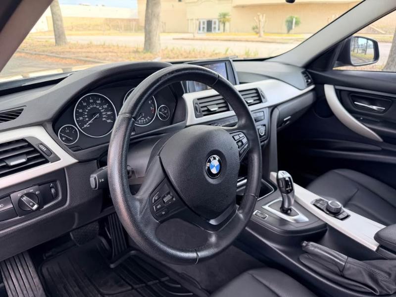 BMW 3-Series 320i 2015