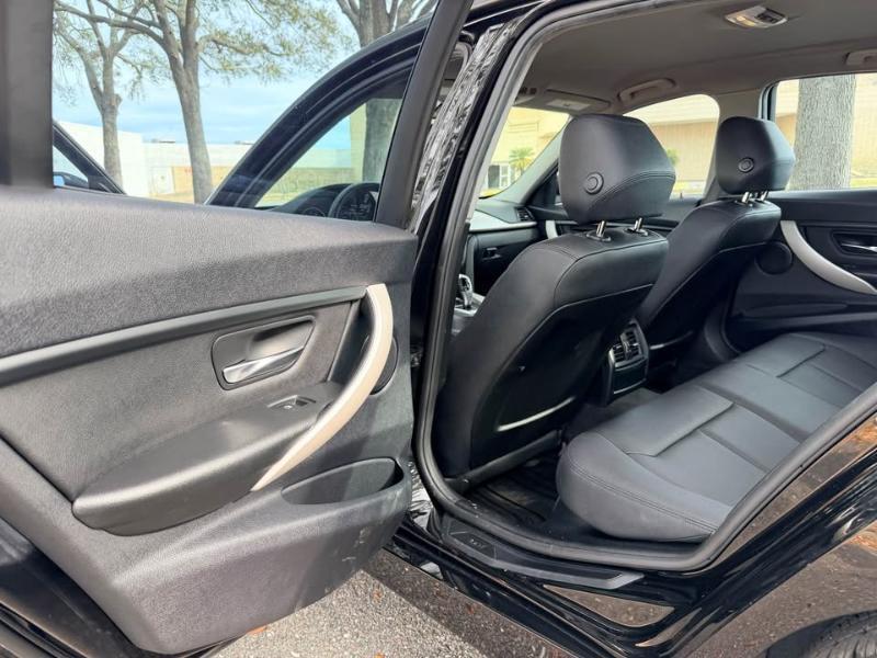 BMW 3-Series 320i 2015