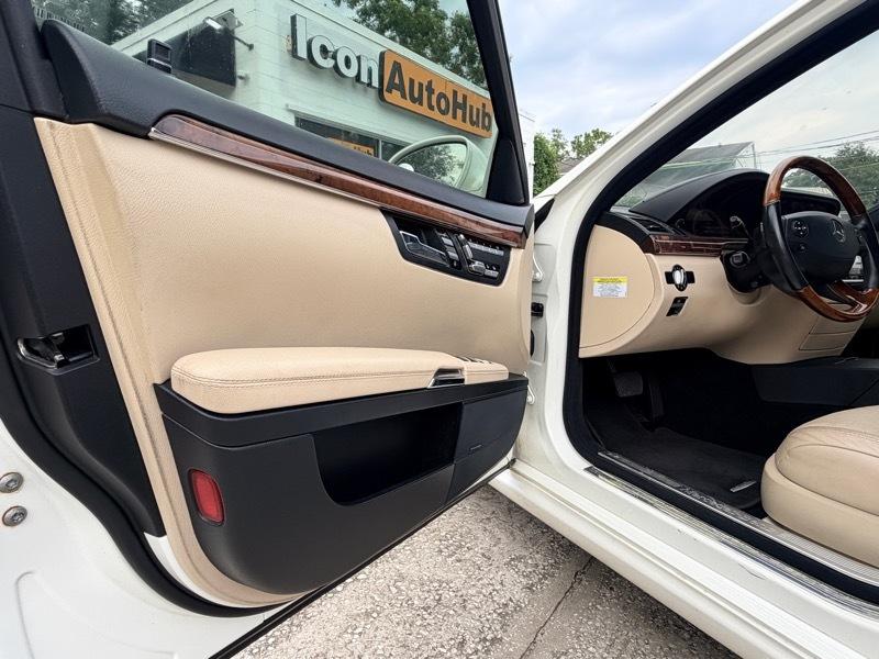 Mercedes-Benz S-Class S550 2009