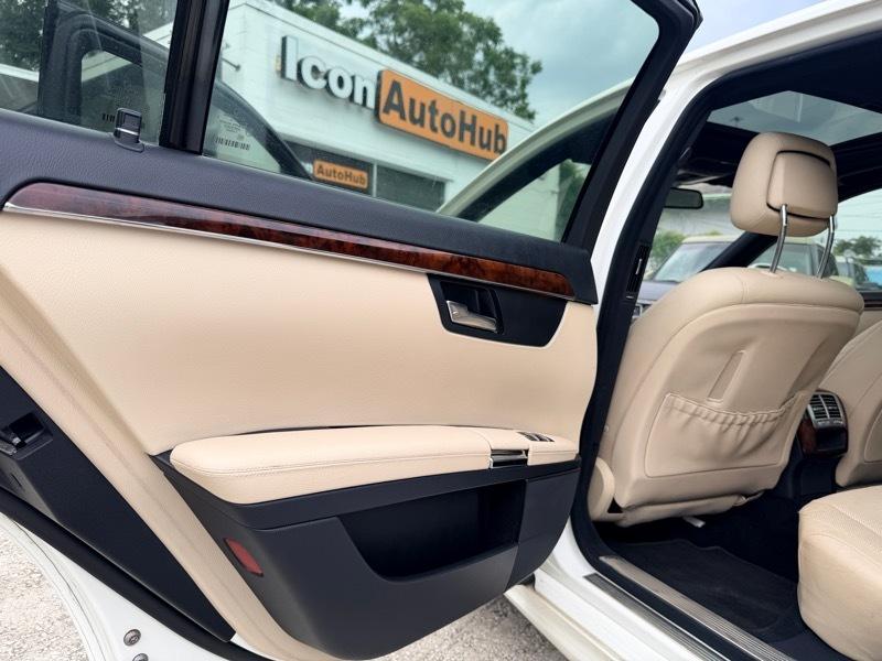 Mercedes-Benz S-Class S550 2009