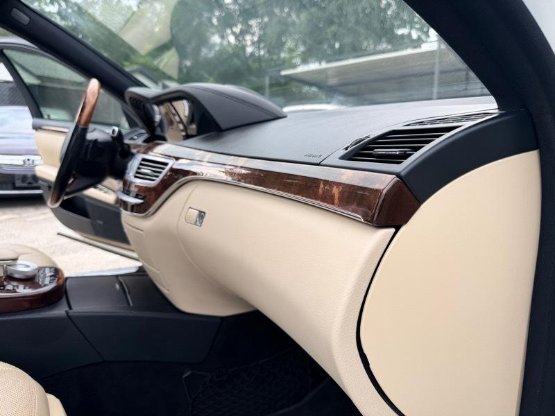 Mercedes-Benz S-Class S550 2009