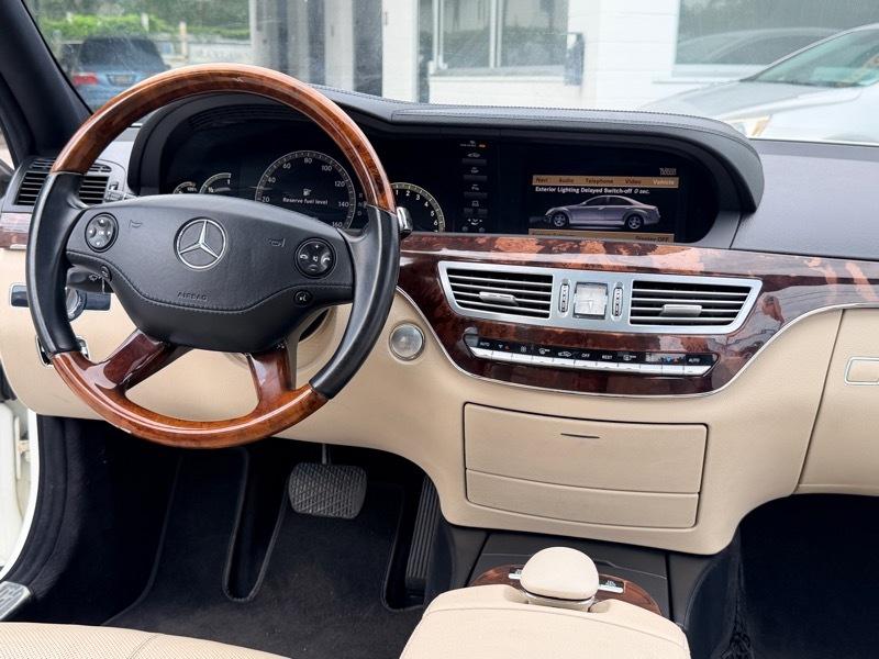 Mercedes-Benz S-Class S550 2009