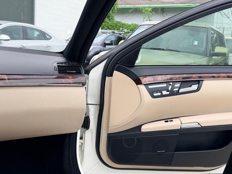 Mercedes-Benz S-Class S550 2009