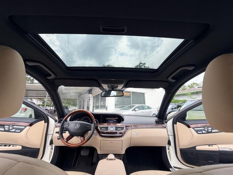 Mercedes-Benz S-Class S550 2009