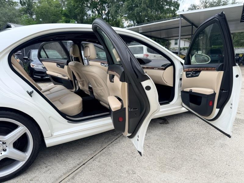 Mercedes-Benz S-Class S550 2009